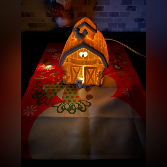 Rare 2000 Lighted Precious Moments Harvest Jubilee Barn...